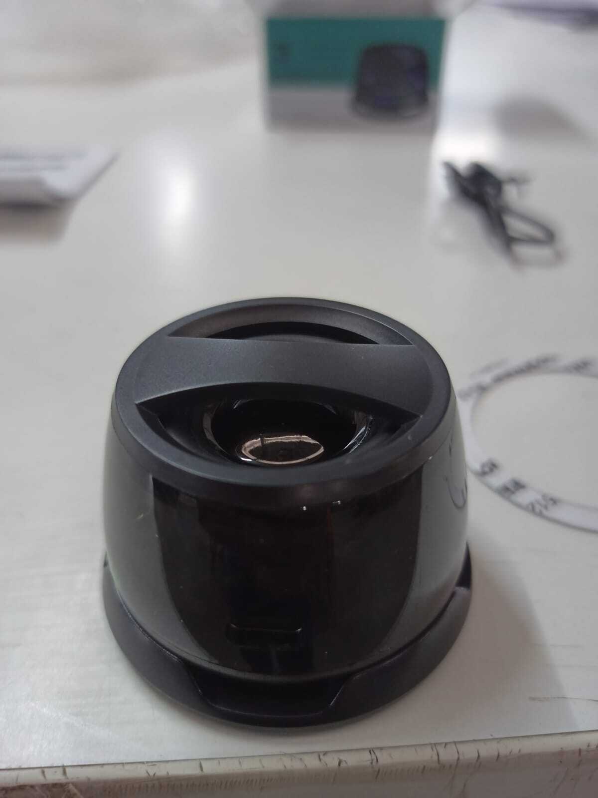 Wireless Portable Magnetic Speaker